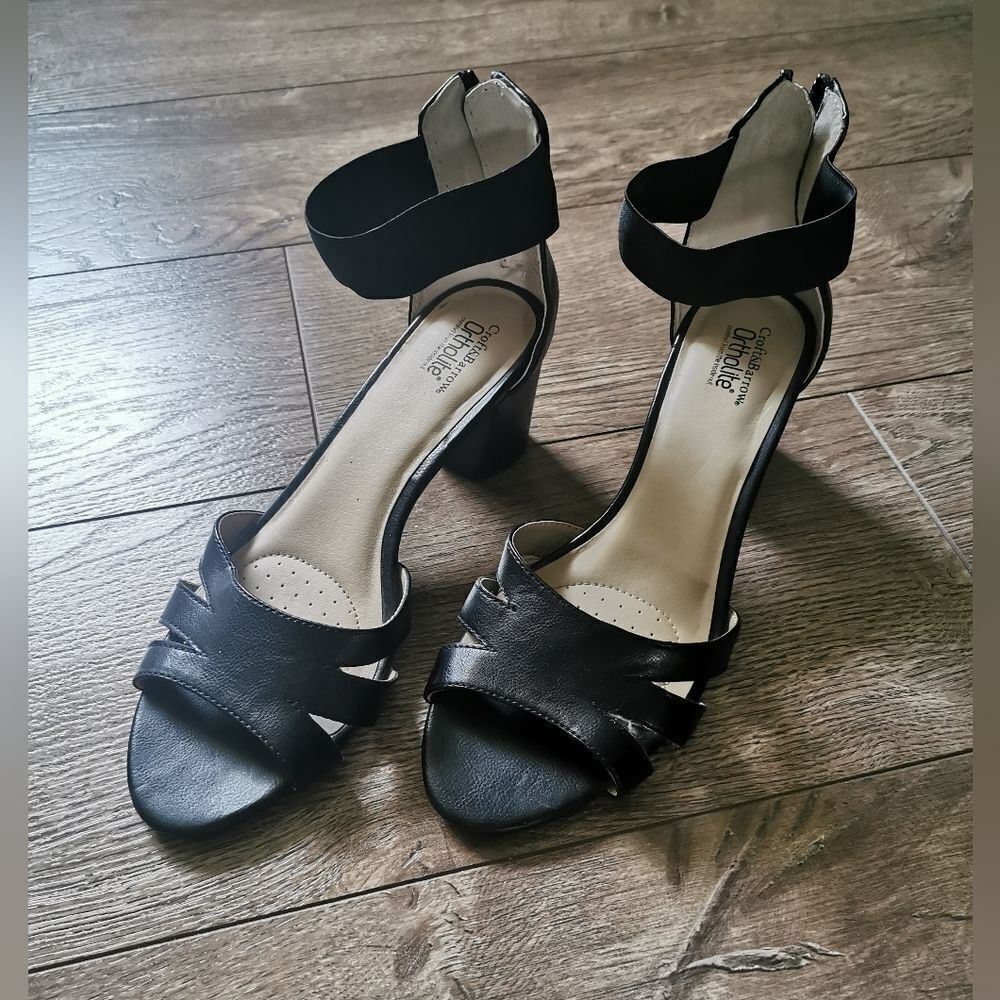 Croft & Barrow ortholite wedge heels size 9.5